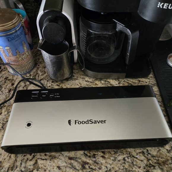 FoodSaver PowerVac Compact Vacuum Sealing Machine VS0150 - Picture 4 of 7